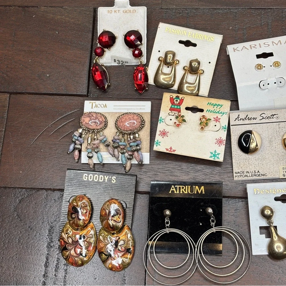Assorted Pierced‎ Earrings Costume Jewelry Great Condition